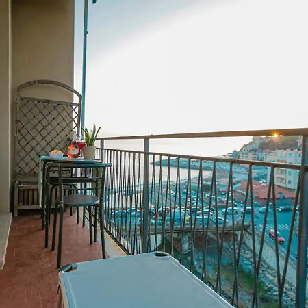 Apartment A 100m Dal Mare E Dal Gaslini